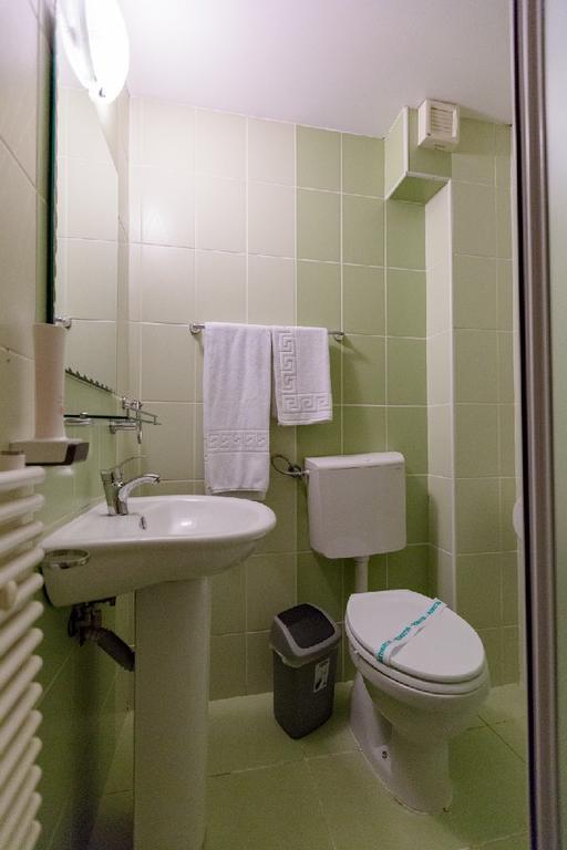 Shamrock Inn Яссы Экстерьер фото